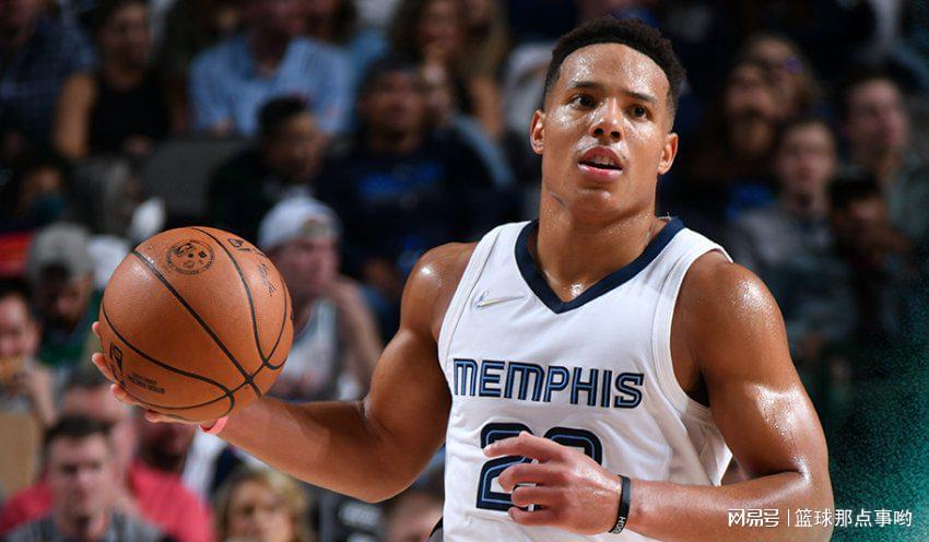 乐动官方网站- 风云突变瓦伦西亚今晨回应争议孟菲斯灰熊伤情更新备战葡超，媒体一致点评：密尔沃基雄鹿防线松动备战英超